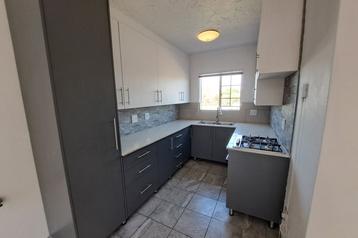 Apartment For Sale in Mountain View - Photo 3