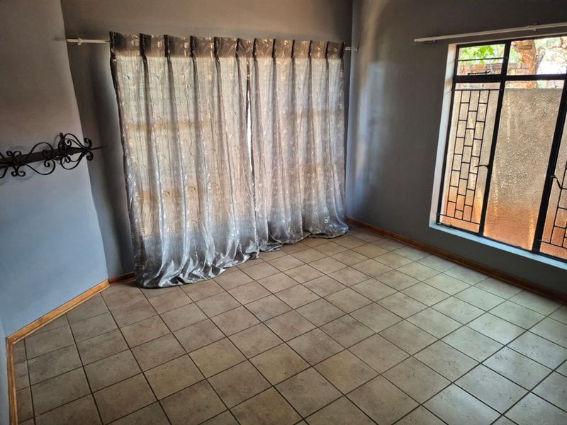 House For Sale in Kuruman Central - Photo 4