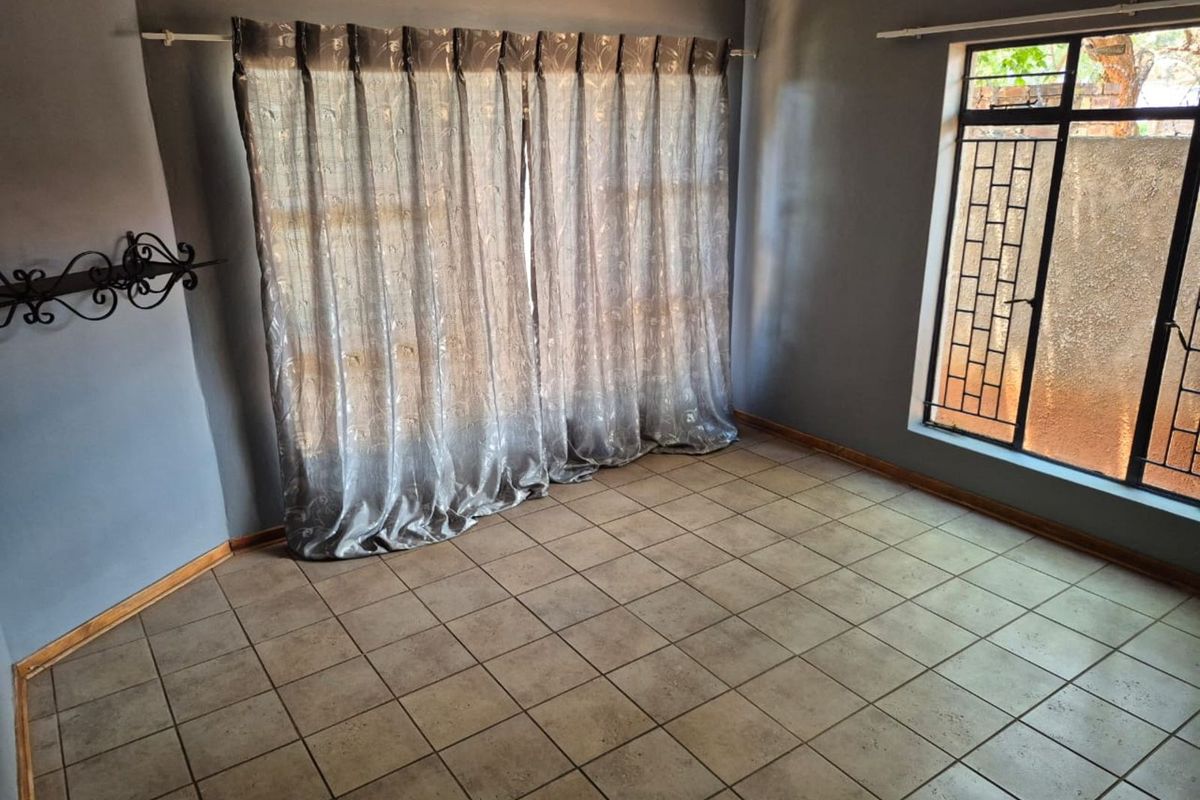 House For Sale in Kuruman Central - Photo 4