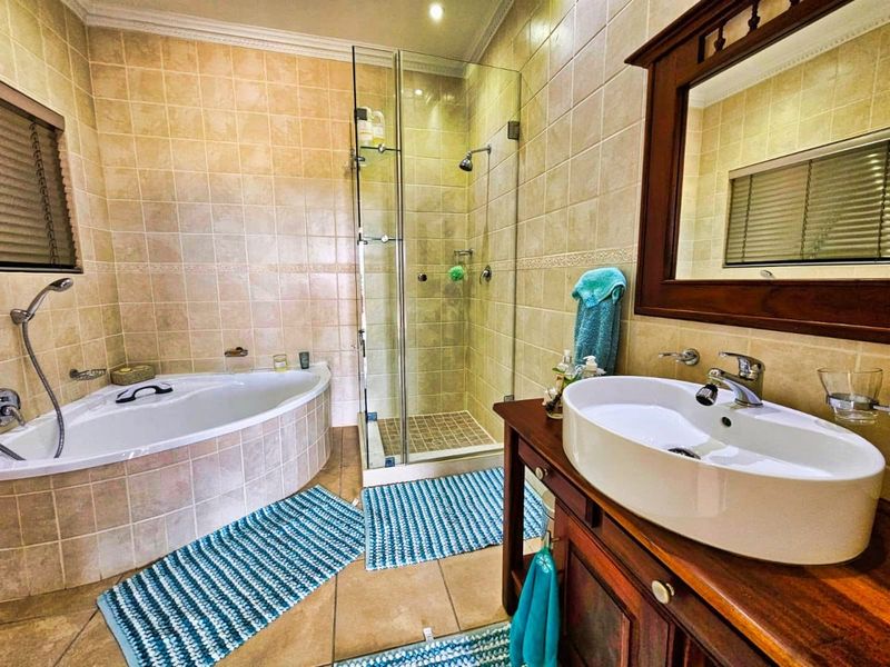 House For Sale in Herolds Bay - Photo 2