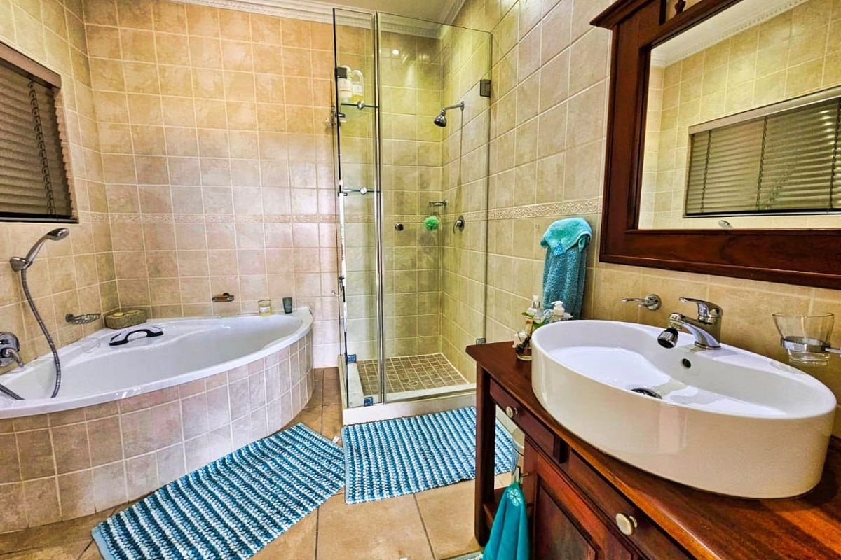 House For Sale in Herolds Bay - Photo 2