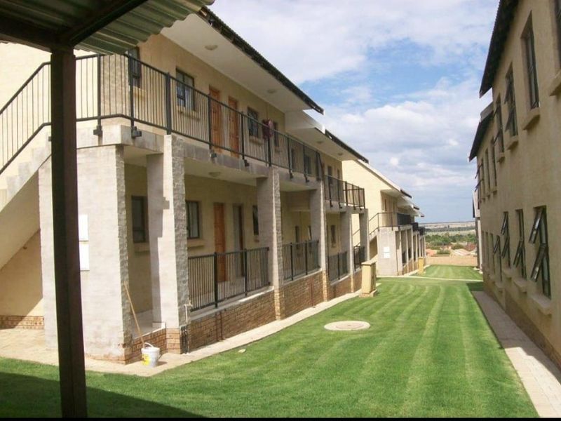 Apartment For Sale in Doringkruin - Photo 3