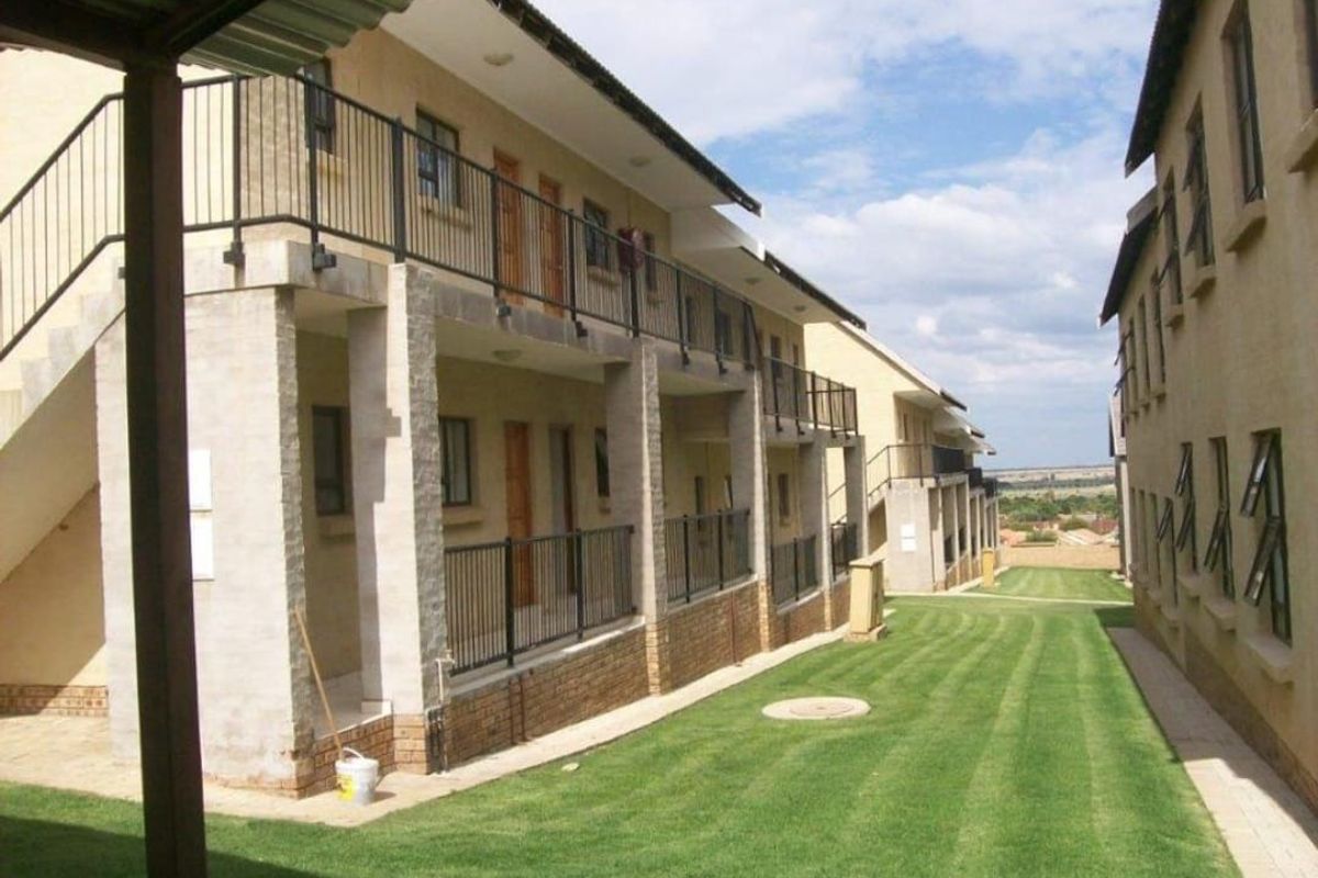 Apartment For Sale in Doringkruin - Photo 3