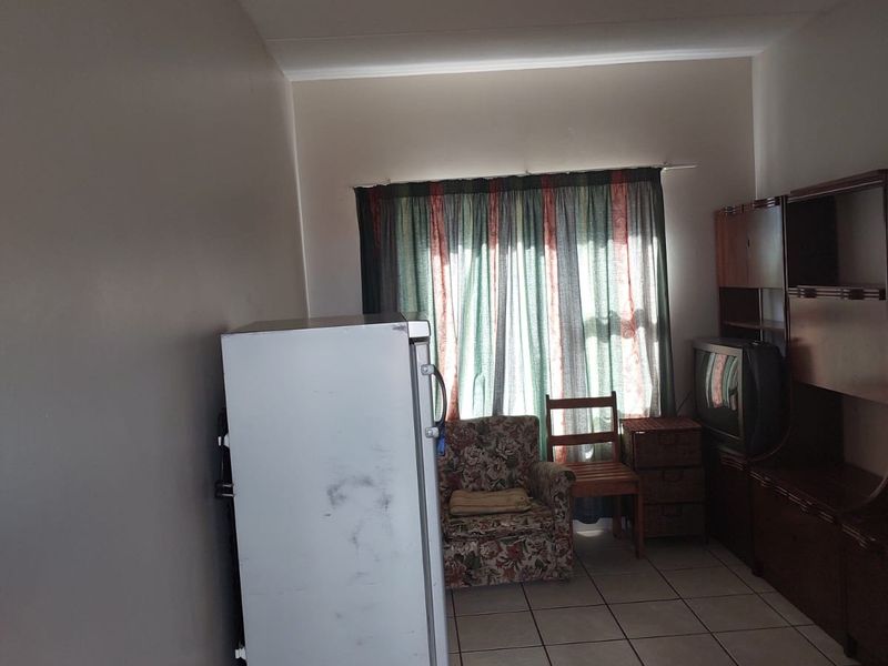 Apartment For Sale in Doringkruin - Photo 5