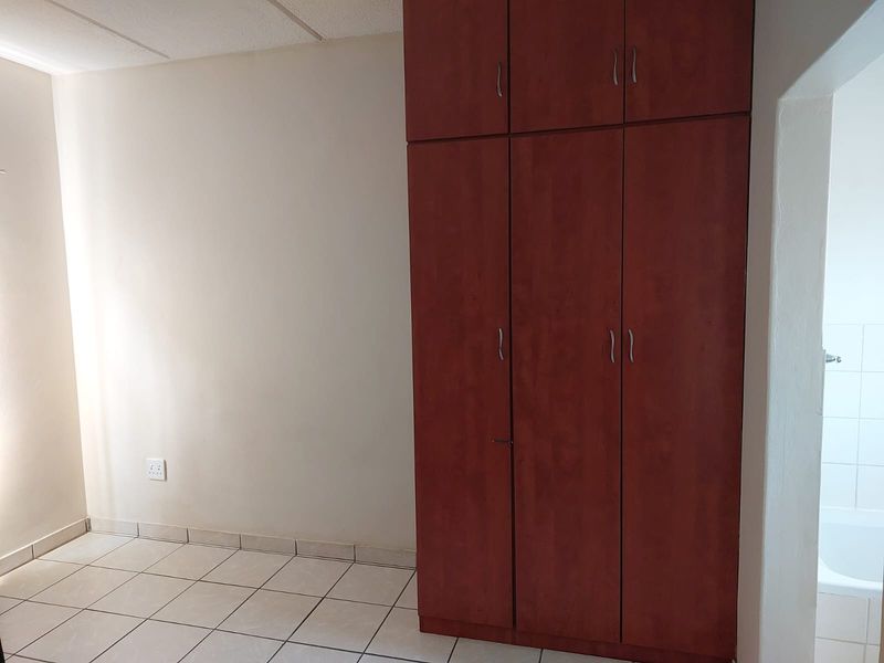 Apartment For Sale in Doringkruin - Photo 7