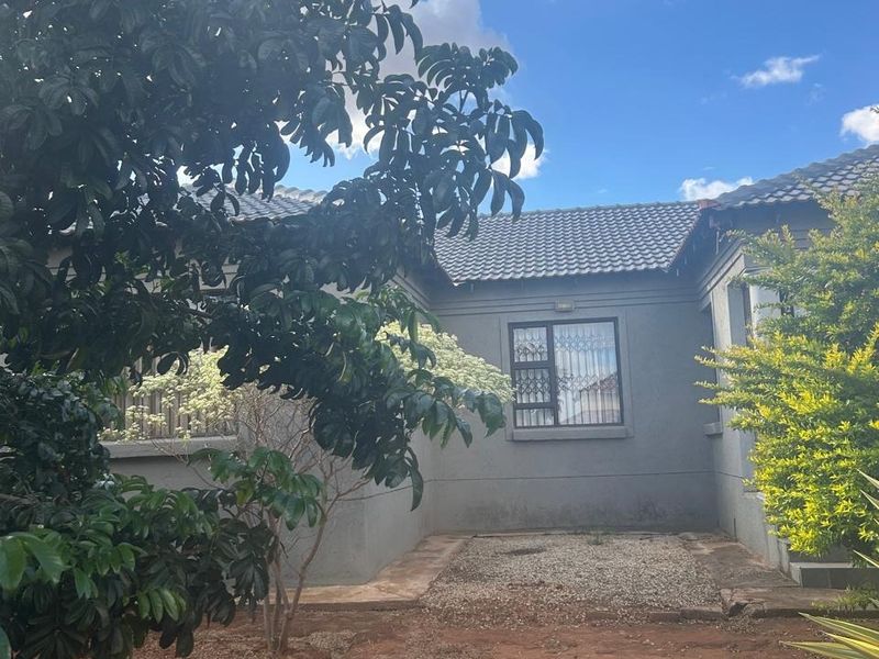 House For Sale in Serala View - Photo 3