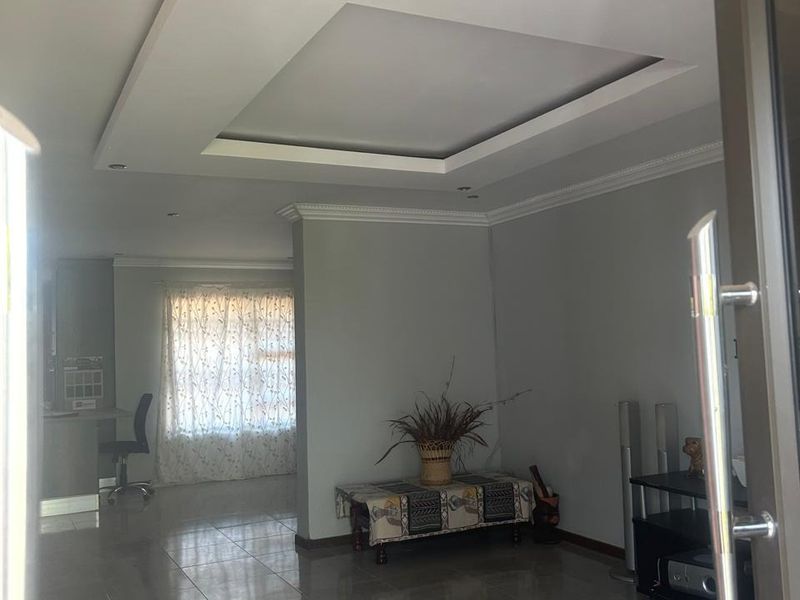 House For Sale in Serala View - Photo 5