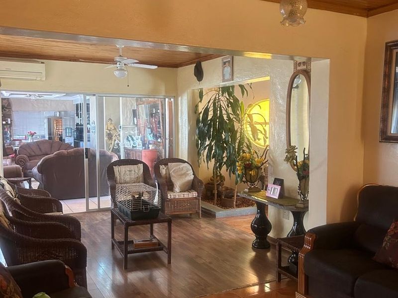 House For Sale in Flora Park - Photo 7