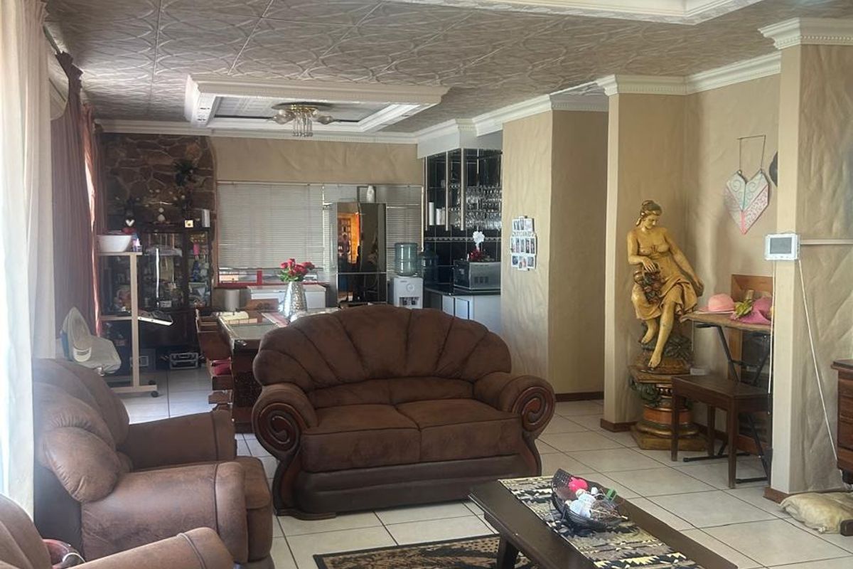 House For Sale in Flora Park - Photo 5