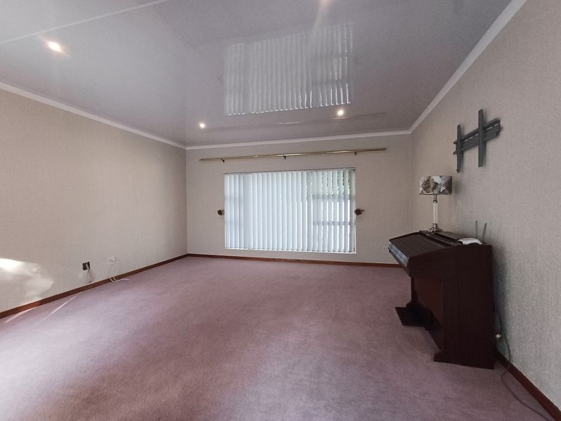 House For Sale in Flamwood - Photo 7