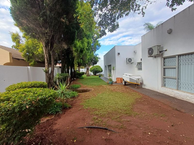 House For Sale in Flamwood - Photo 2