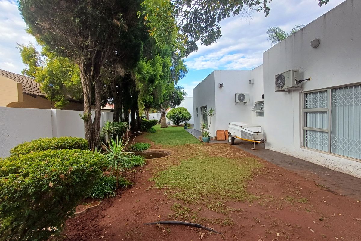 House For Sale in Flamwood - Photo 2