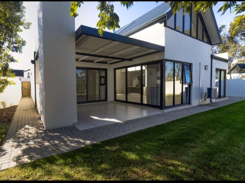 House For Sale in Mansfield - Photo 2