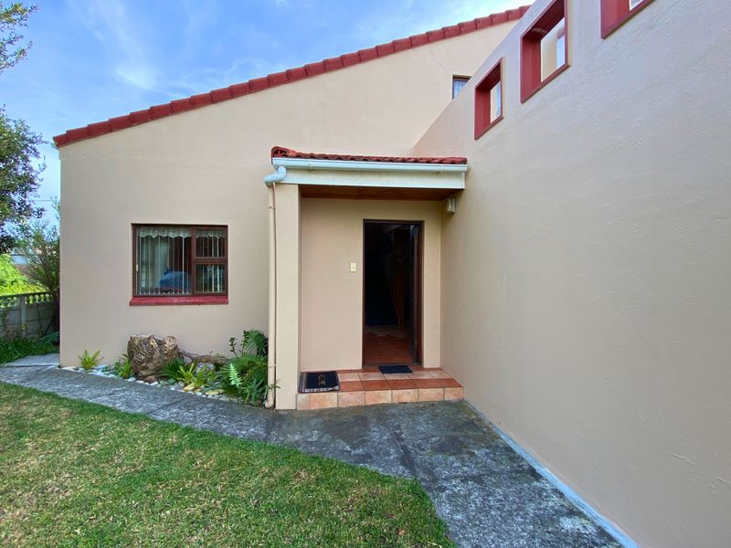 House For Sale in Franskraal - Photo 3