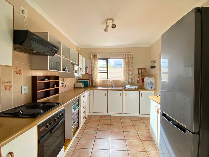 House For Sale in Franskraal - Photo 9