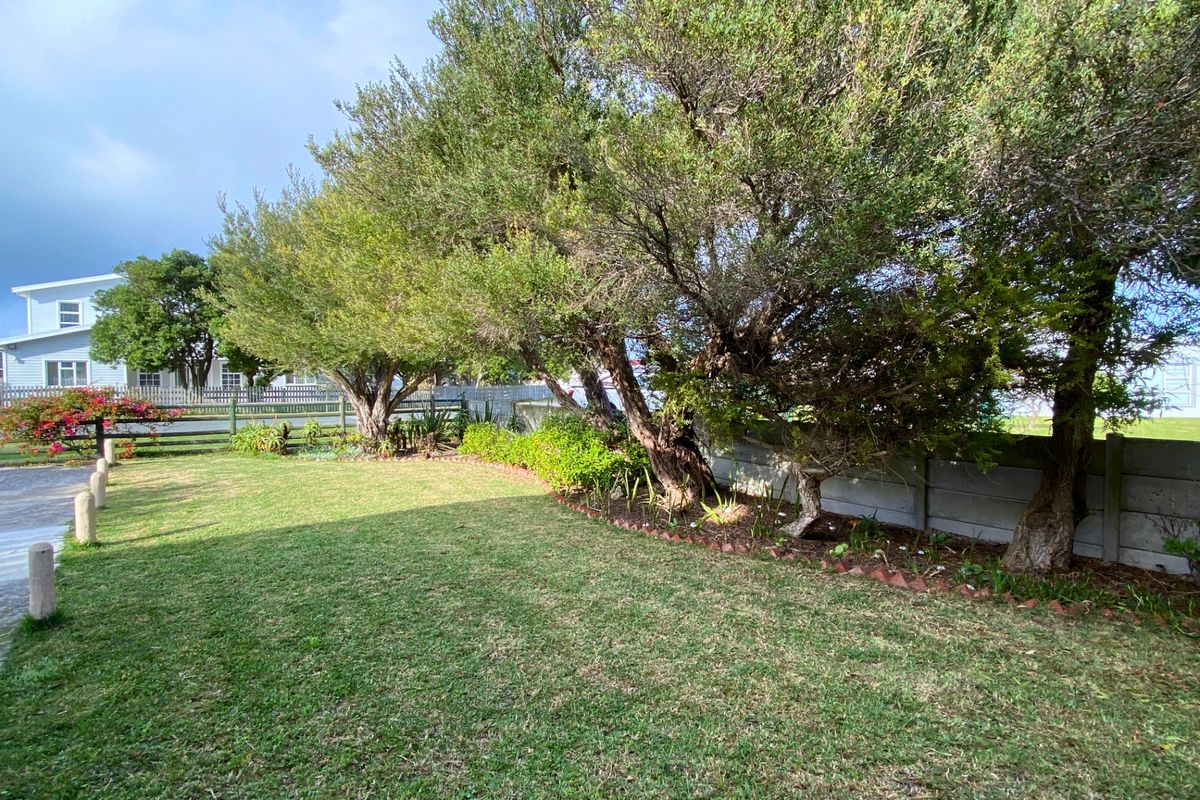 House For Sale in Franskraal - Photo 2