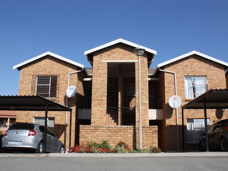 Apartment For Sale in Honeypark - Photo 1