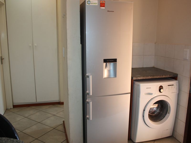 Apartment For Sale in Honeypark - Photo 6