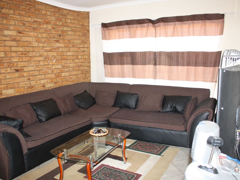 Apartment For Sale in Honeypark - Photo 3
