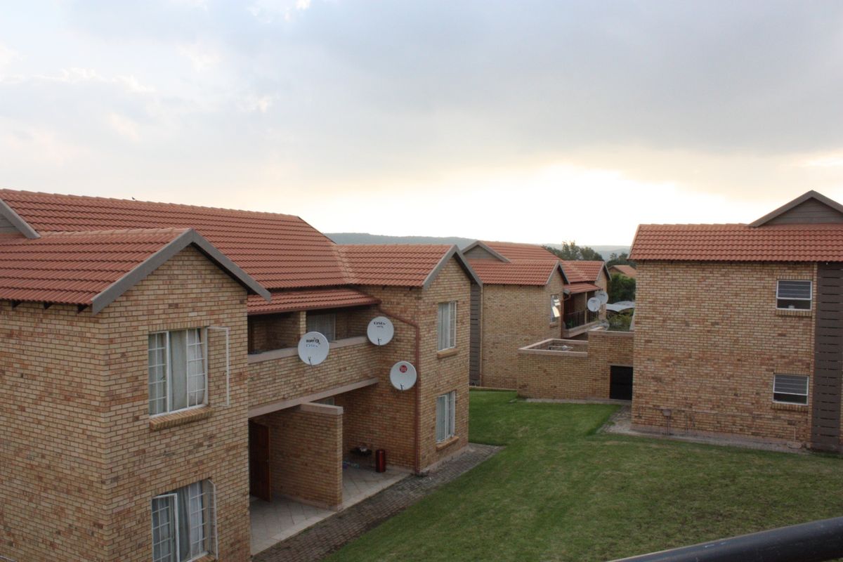 Apartment For Sale in Honeypark - Photo 2