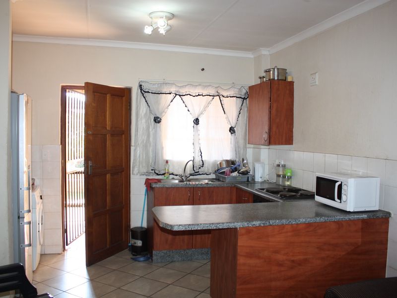 Apartment For Sale in Honeypark - Photo 4
