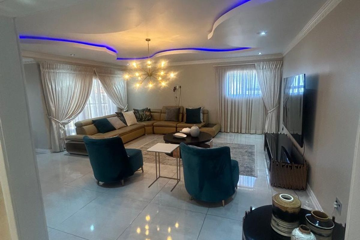 House For Sale in Eagles Crest - Photo 5