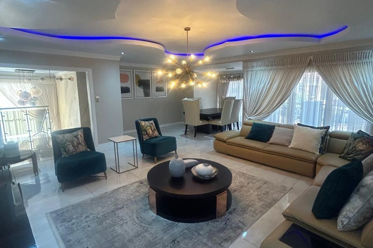 House For Sale in Eagles Crest - Photo 4