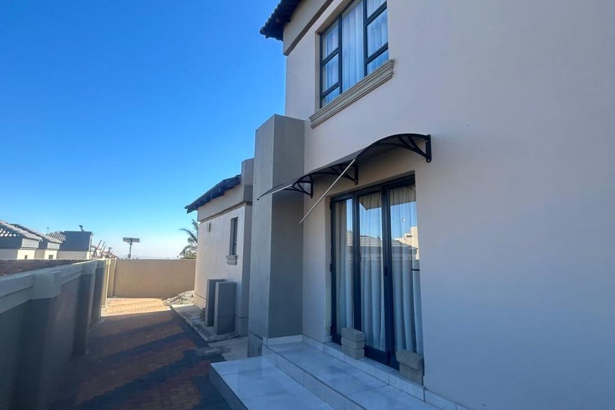 House For Sale in Eagles Crest - Photo 3