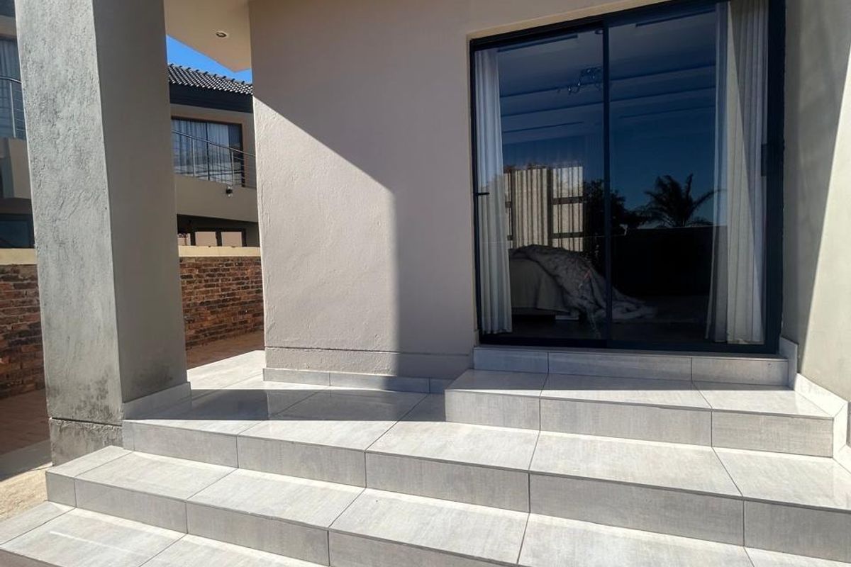 House For Sale in Eagles Crest - Photo 2