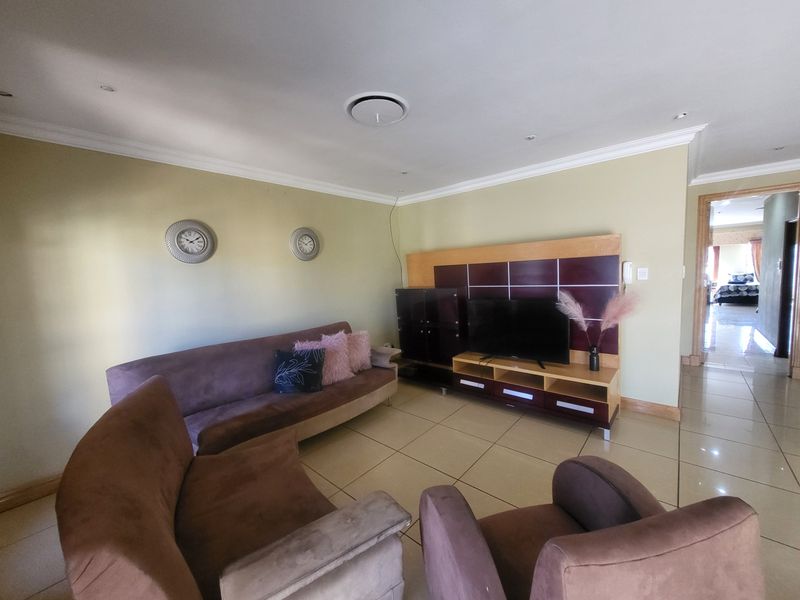 House For Sale in Aloe Ridge - Photo 9