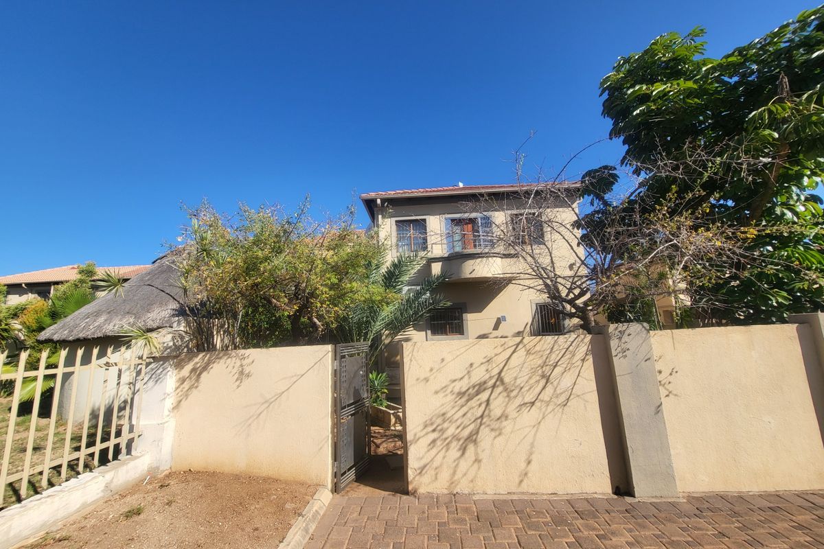House For Sale in Aloe Ridge - Photo 3