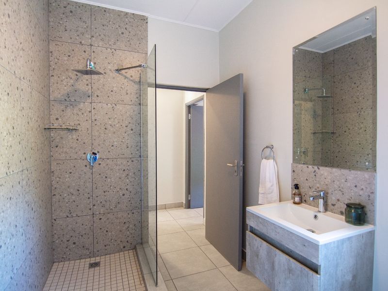 Apartment For Sale in Linbro Park - Photo 9