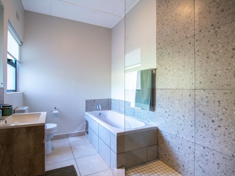 Apartment For Sale in Linbro Park - Photo 8