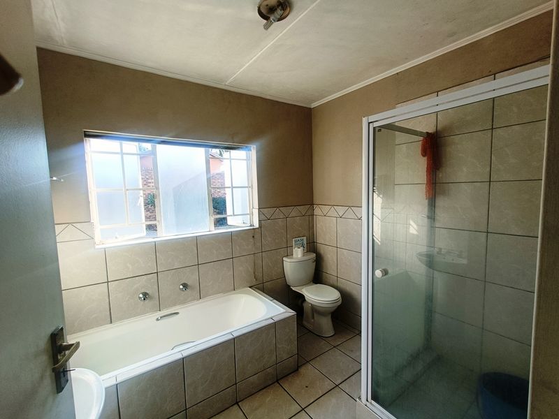 Apartment For Sale in Rooihuiskraal North - Photo 7