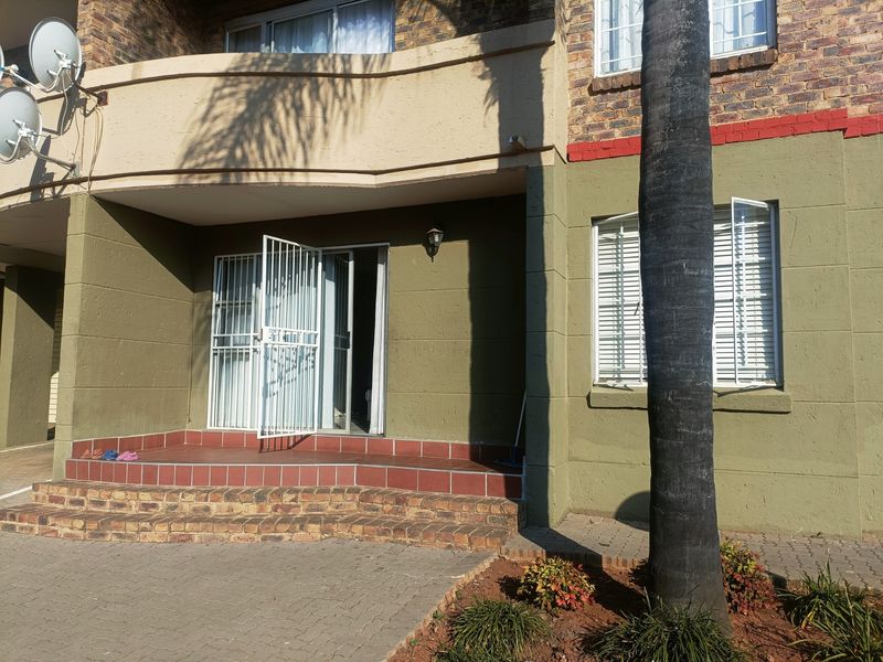 Apartment For Sale in Rooihuiskraal North - Photo 2