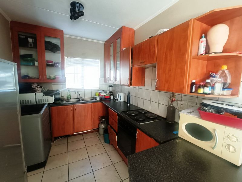 Apartment For Sale in Rooihuiskraal North - Photo 5