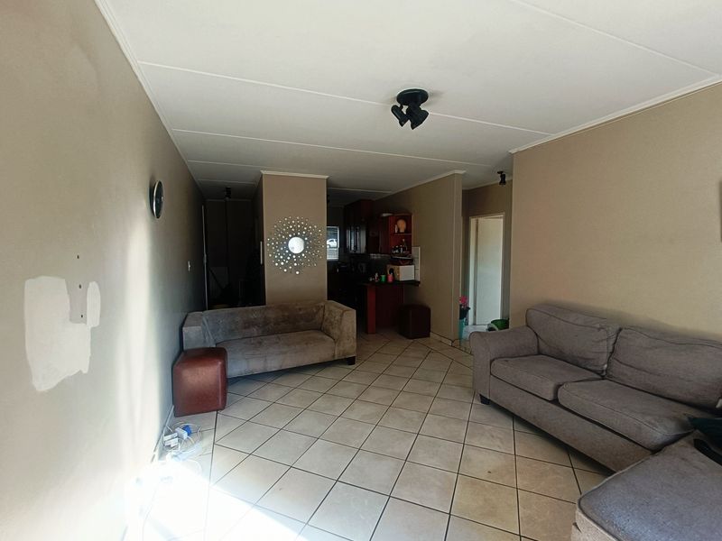 Apartment For Sale in Rooihuiskraal North - Photo 10
