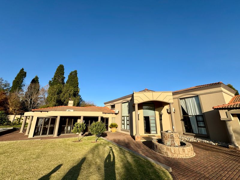 House For Sale in Secunda Central - Photo 2