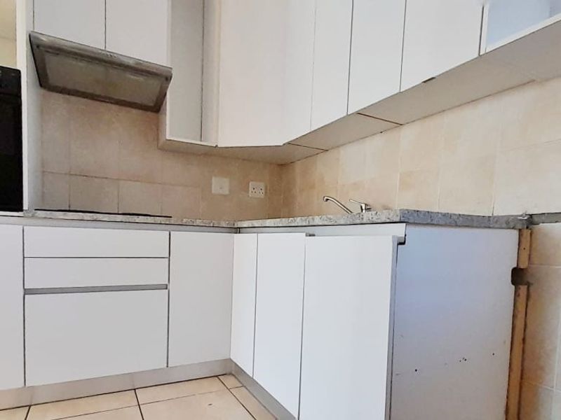 Townhouse For Sale in Ormonde View - Photo 5