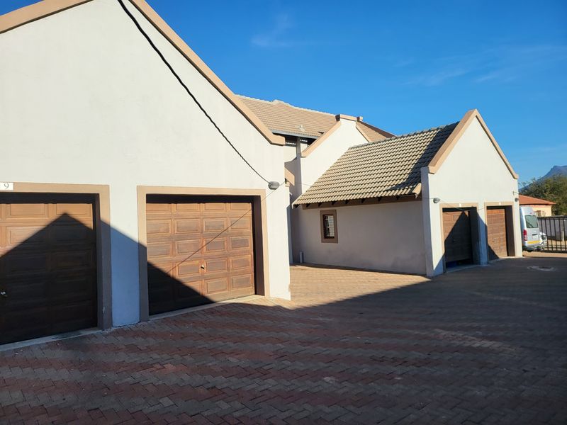 Townhouse For Sale in Aloe Ridge - Photo 5