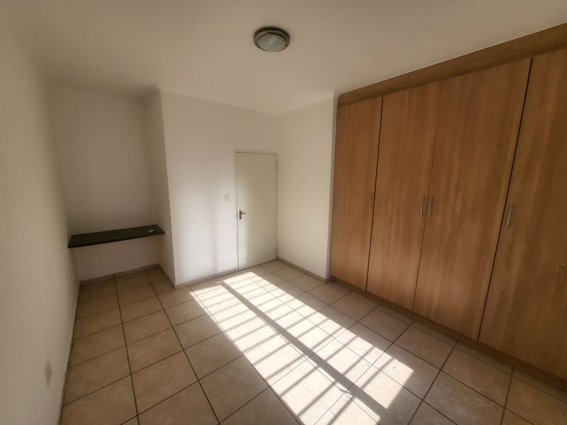 Townhouse For Sale in Aloe Ridge - Photo 10