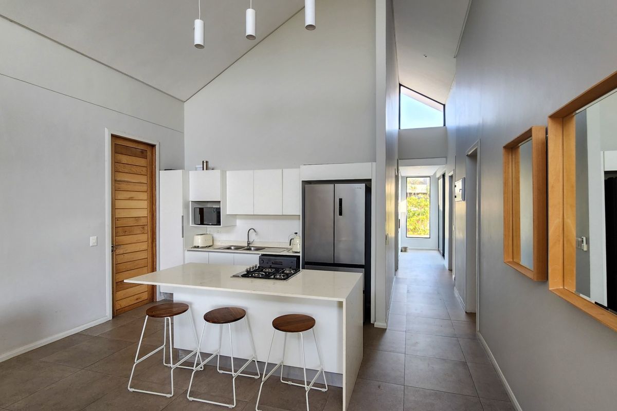 Apartment For Sale in Sheffield Beach - Photo 2