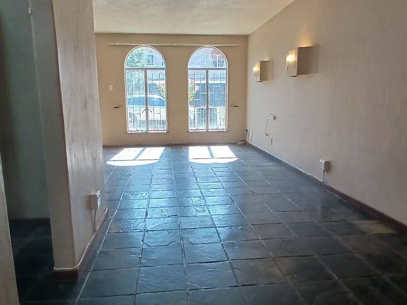 Townhouse For Sale in Kilner Park - Photo 6