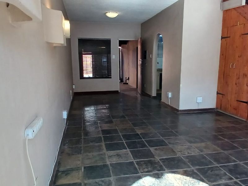 Townhouse For Sale in Kilner Park - Photo 7