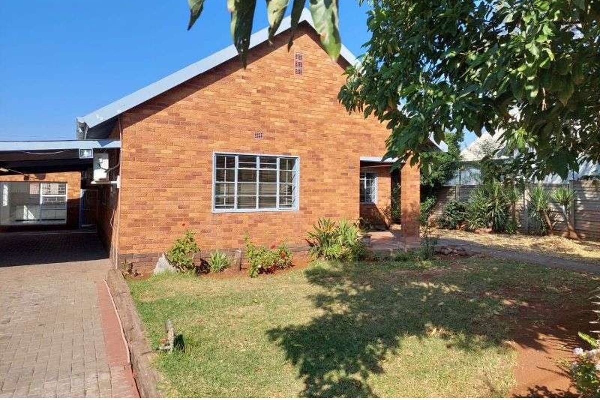 House For Sale in South Ridge - Photo 2