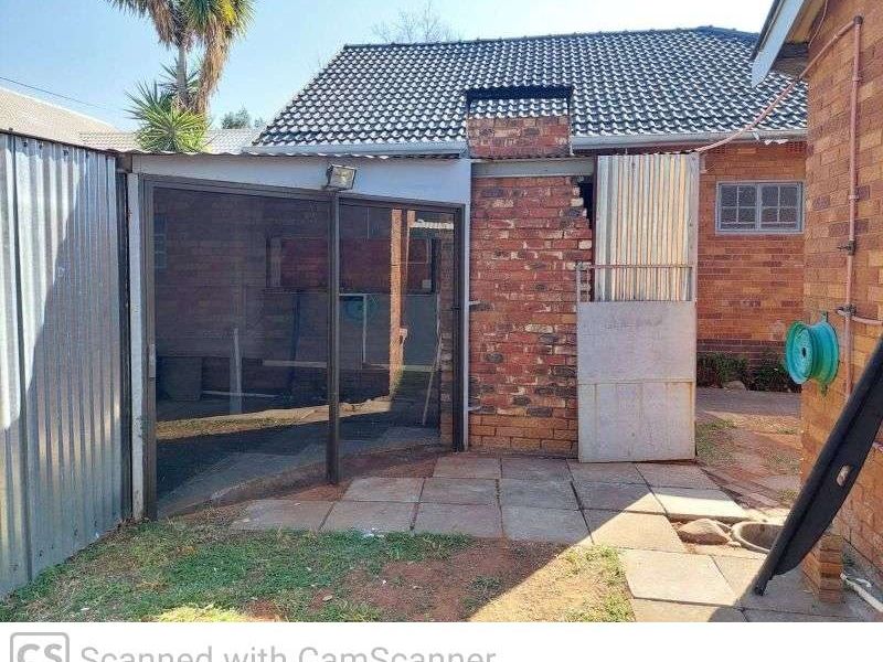 House For Sale in South Ridge - Photo 9