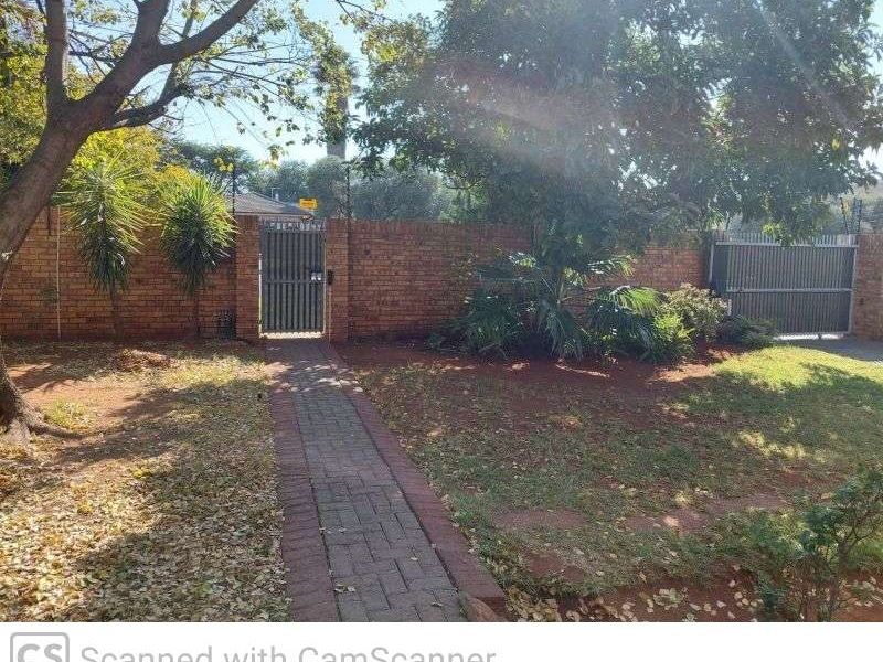 House For Sale in South Ridge - Photo 4