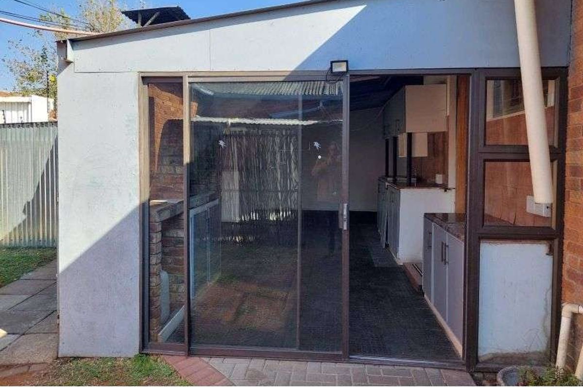 House For Sale in South Ridge - Photo 5