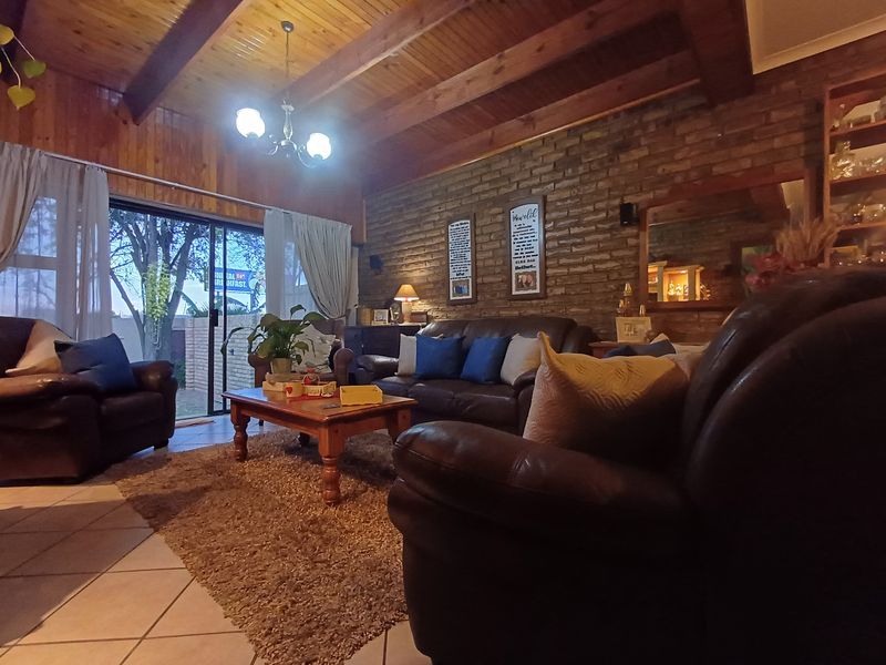 Townhouse For Sale in Neserhof - Photo 9