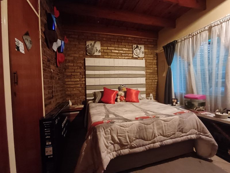 Townhouse For Sale in Neserhof - Photo 5